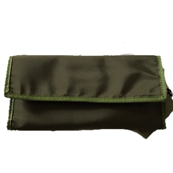 Goodfellow & Co Green Envelope Trifold Wallet - Picture 1 of 4